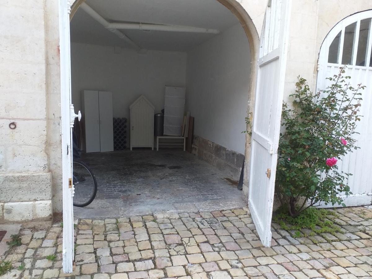 A la Grosse Armée - Dans hôtel particulier, hypercentre avec garage, au calme Bourges Exterior foto
